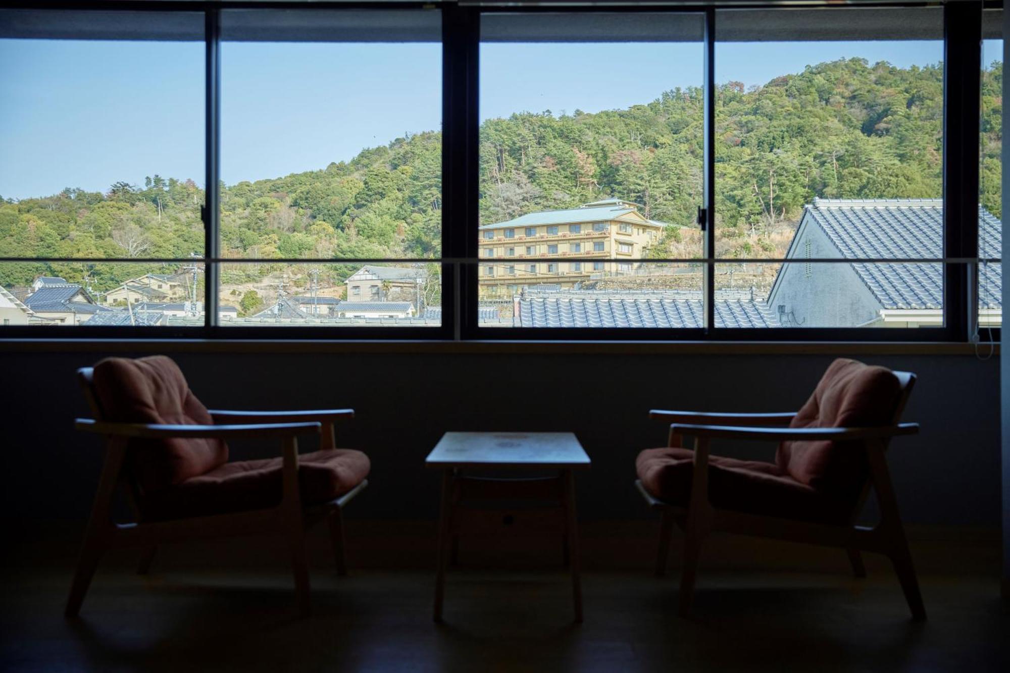 Отель Itsukushima Iroha Хацукаити Экстерьер фото
